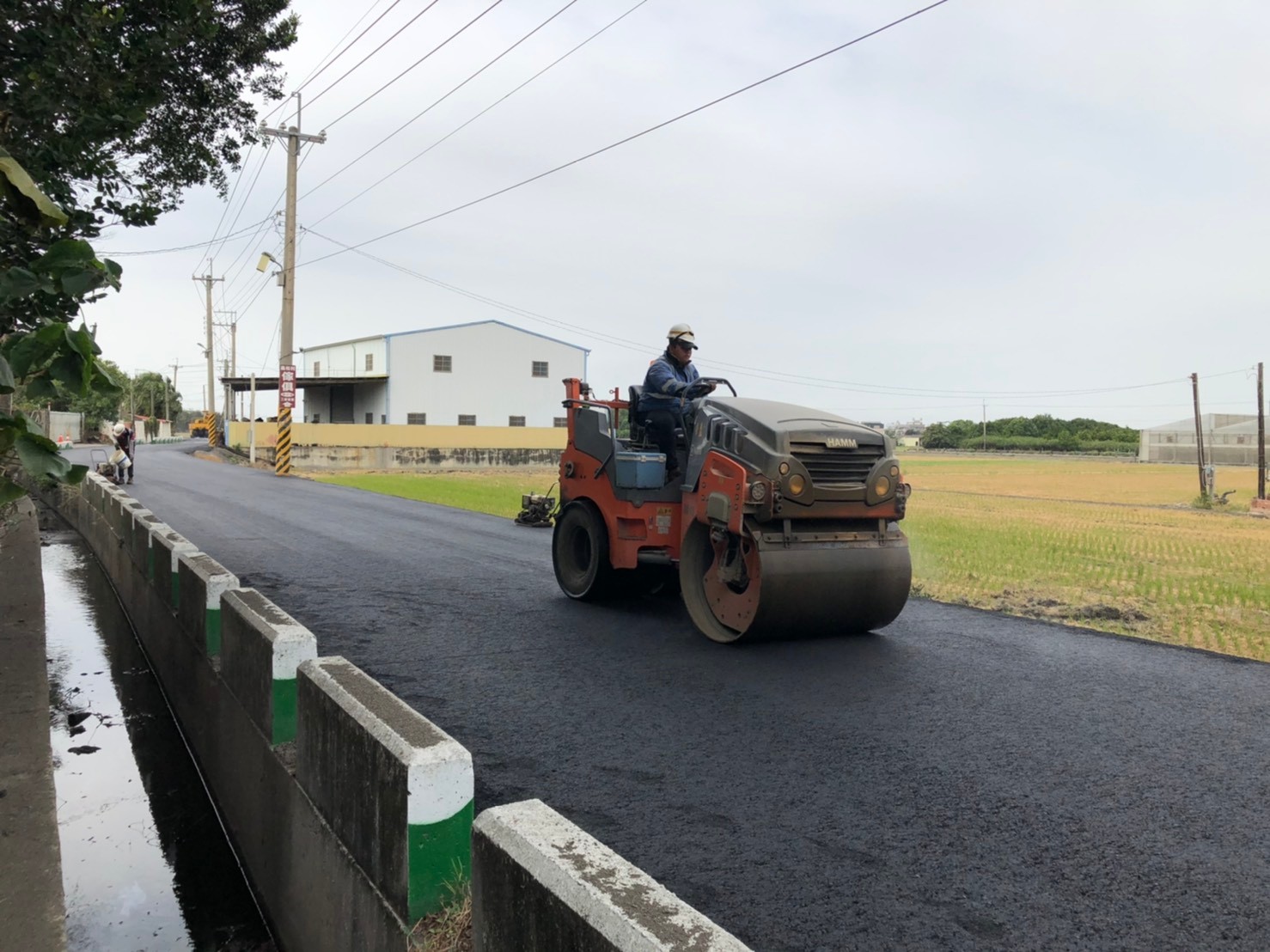 埤頭鄉崙子村崙子路（彰148）路面改善工程施工中照片