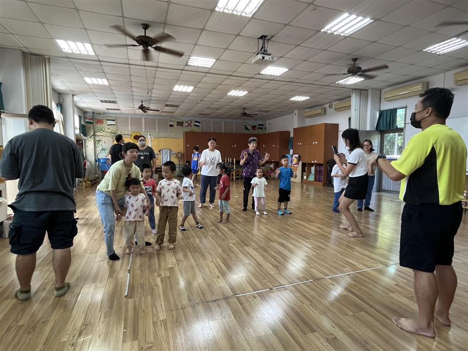 113學年度社區教保資源中心假日親子活動（三）：快樂追趕跑跳碰113學年度社區教保資源中心假日親子活動（三）：快樂追趕跑跳碰