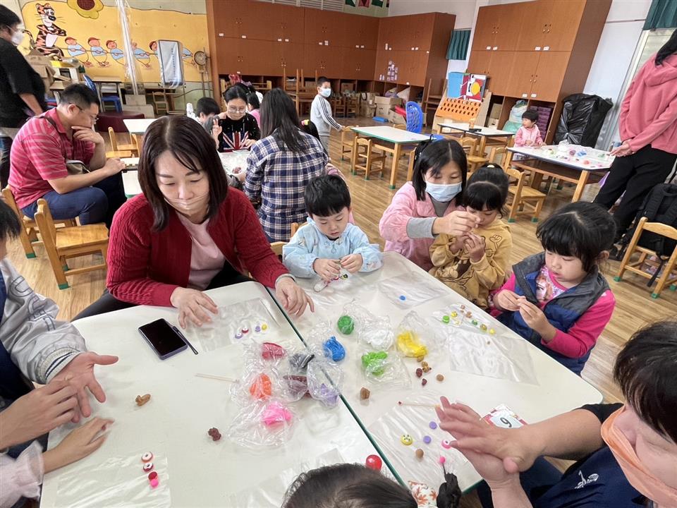 113學年度社區教保資源中心假日親子活動（四）：黏土派對113學年度社區教保資源中心假日親子活動（四）：黏土派對
