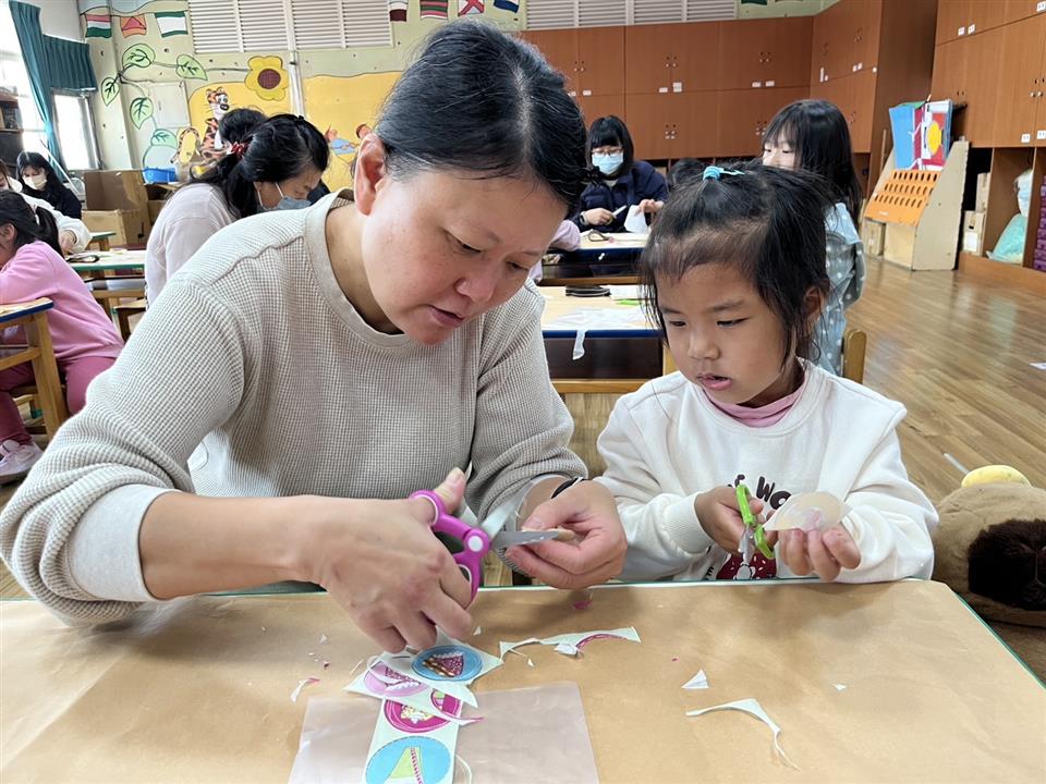 113學年度社區教保資源中心假日親子活動（七）：百變水壺袋113學年度社區教保資源中心假日親子活動（七）：百變水壺袋