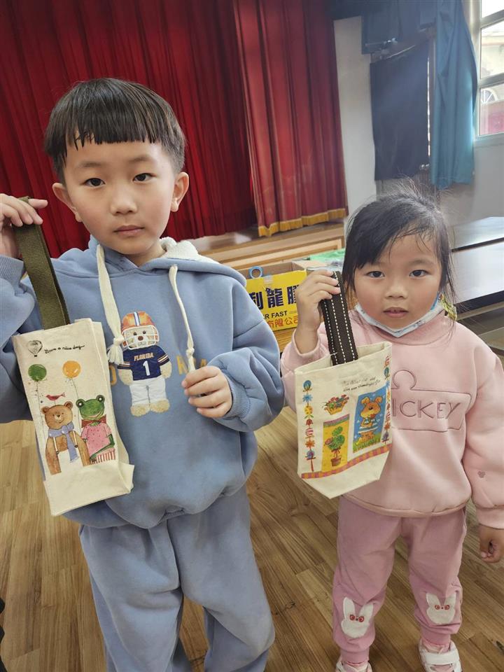 113學年度社區教保資源中心假日親子活動（七）：百變水壺袋113學年度社區教保資源中心假日親子活動（七）：百變水壺袋