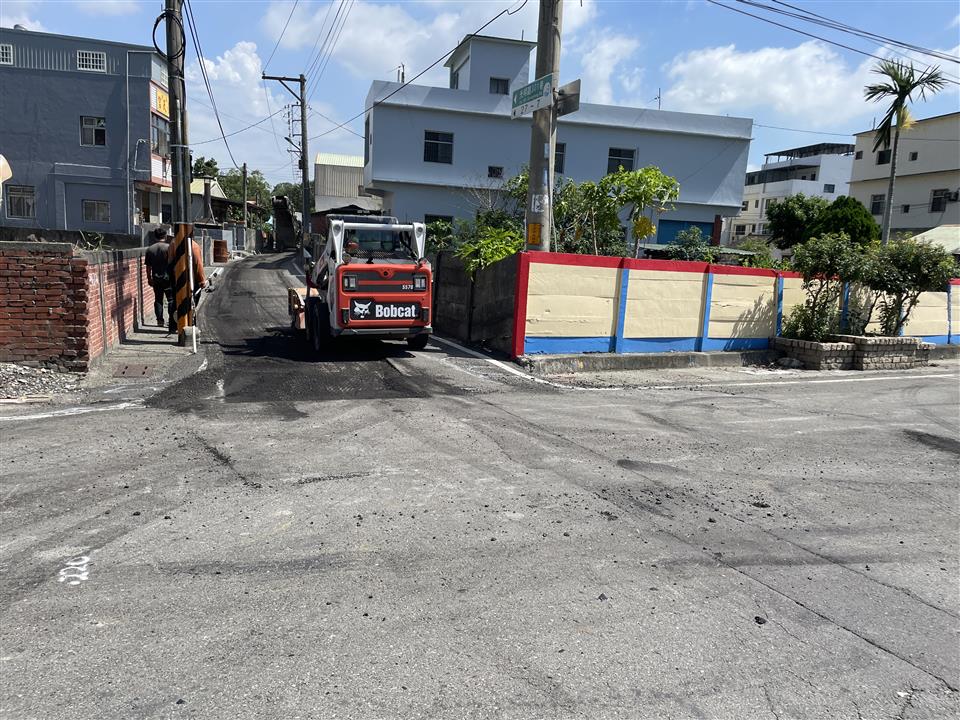 埤頭鄉庄內村光明路、溪林路261巷等路面改善工程光明路301巷施工中