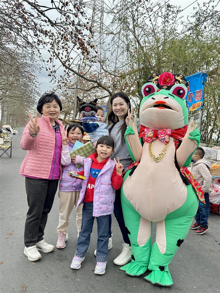 114年度 幸福埤頭精彩剪影鄉長與民眾親子合影