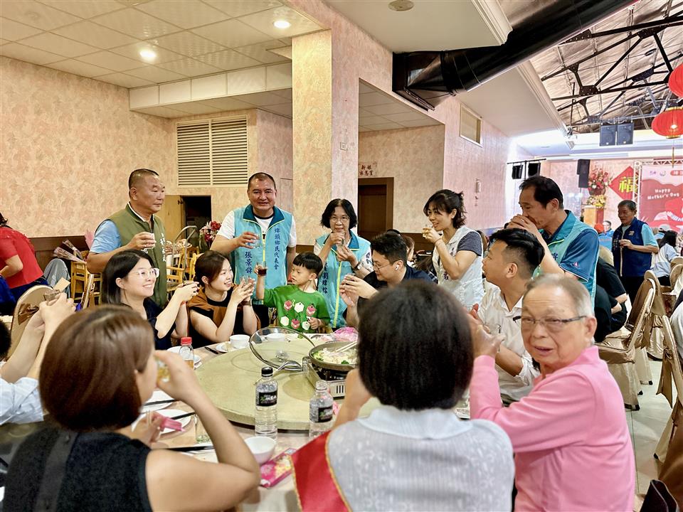 114年度 幸福埤頭精彩剪影代表會主席與各轄區代表隨桌祝賀