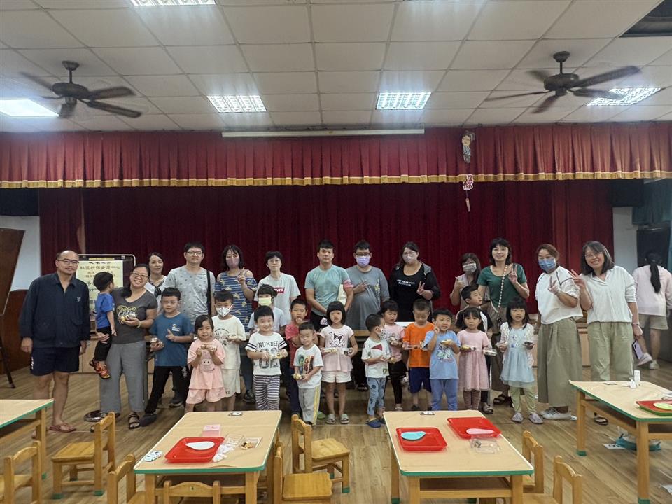 114學年度假日親子活動：親子共讀～好吃的壽司親子共讀～好吃的壽司