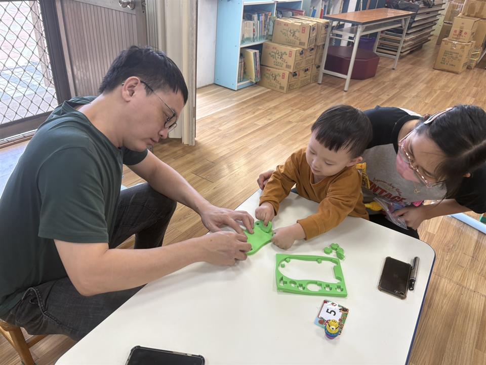 114學年度假日親子活動：親子玩科學～氣球車114學年度假日親子活動：親子玩科學～氣球車