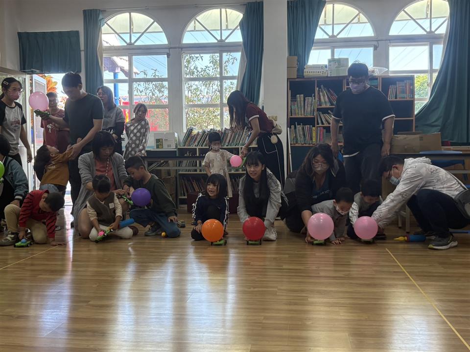 114學年度假日親子活動：親子玩科學～氣球車114學年度假日親子活動：親子玩科學～氣球車