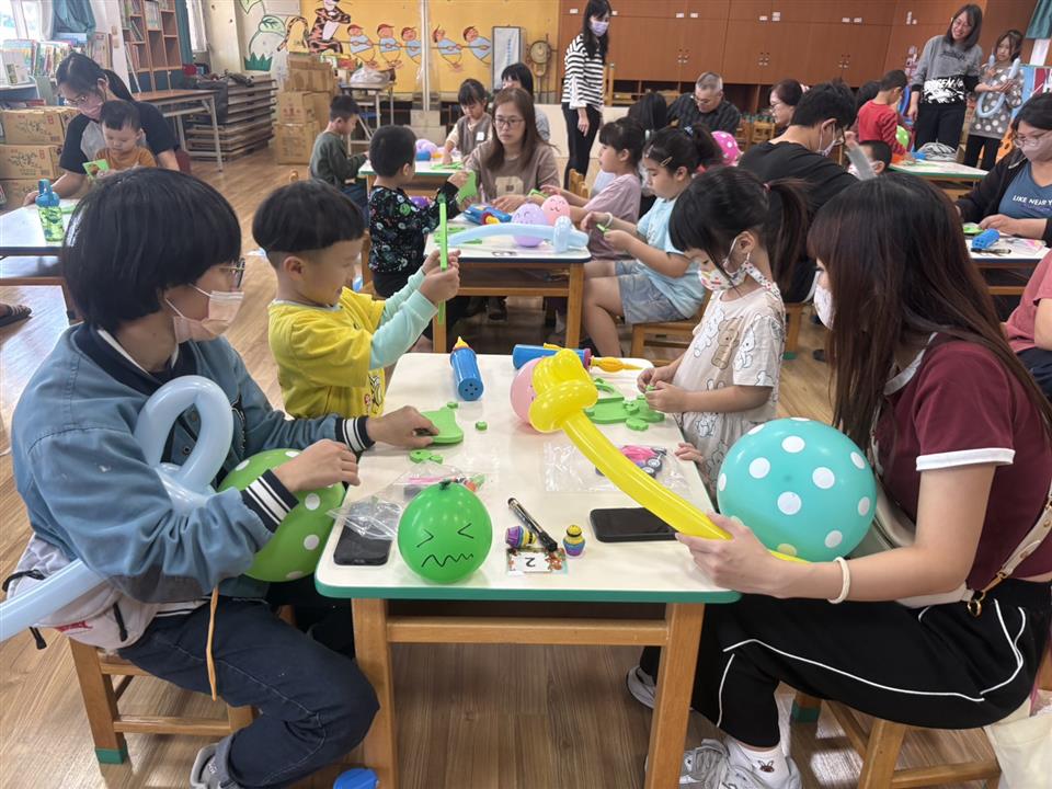 114學年度假日親子活動：親子玩科學～氣球車114學年度假日親子活動：親子玩科學～氣球車