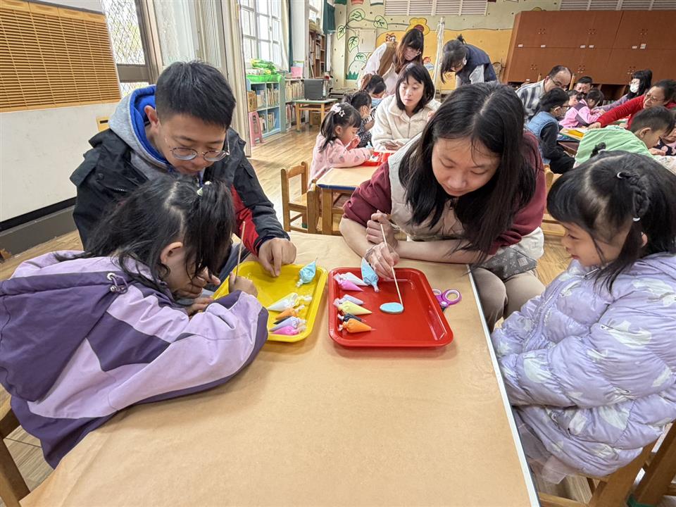 114學年度假日親子活動：親子手作～糖霜餅乾114學年度假日親子活動：親子手作～糖霜餅乾