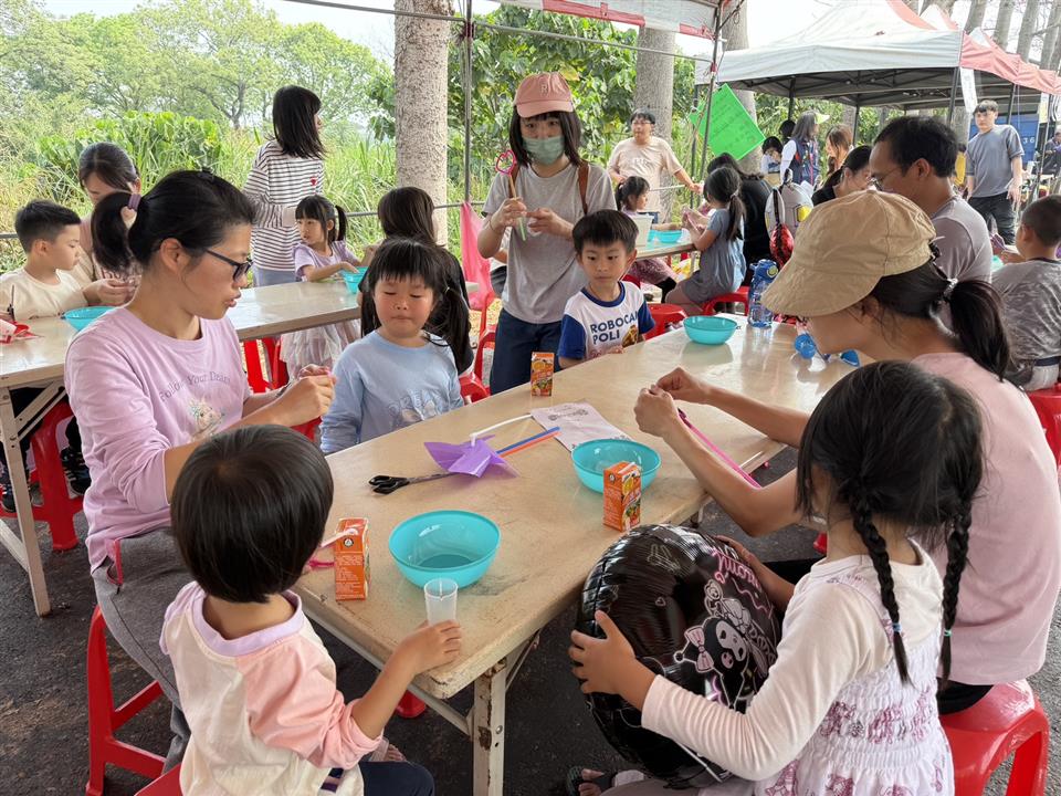 114學年度假日親子活動：神奇的泡泡神奇的泡泡