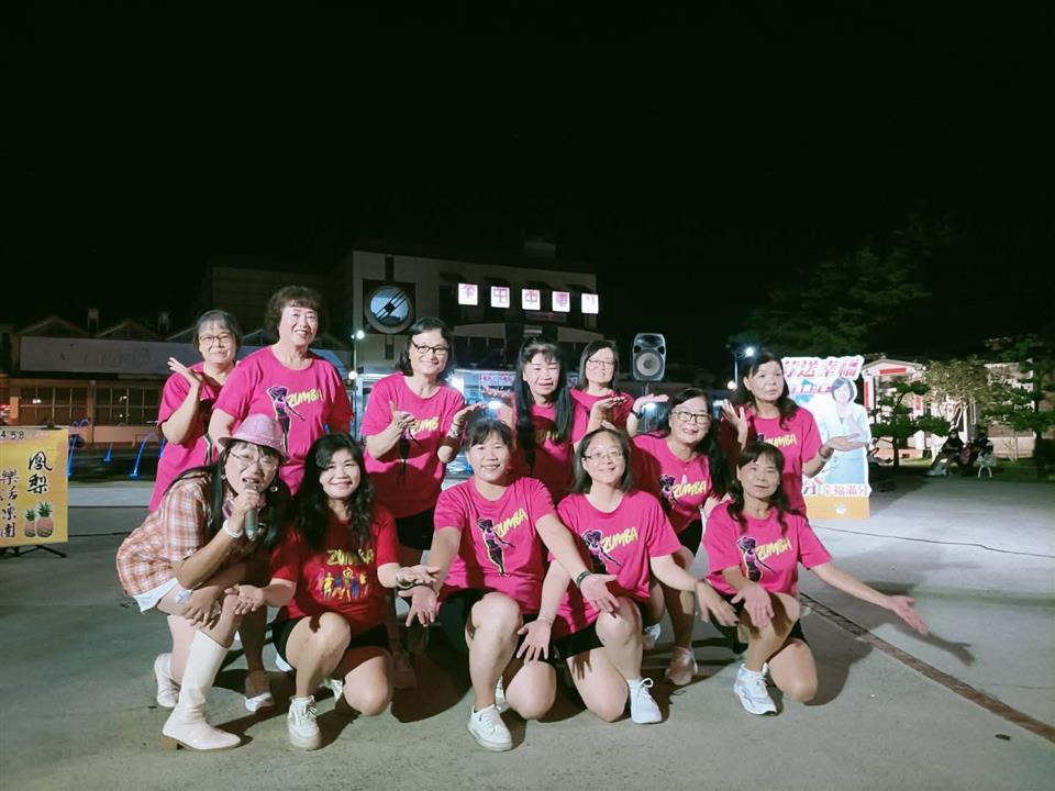 芬送幸福-站前音樂分享-鳳梨樂活薩克斯風樂團