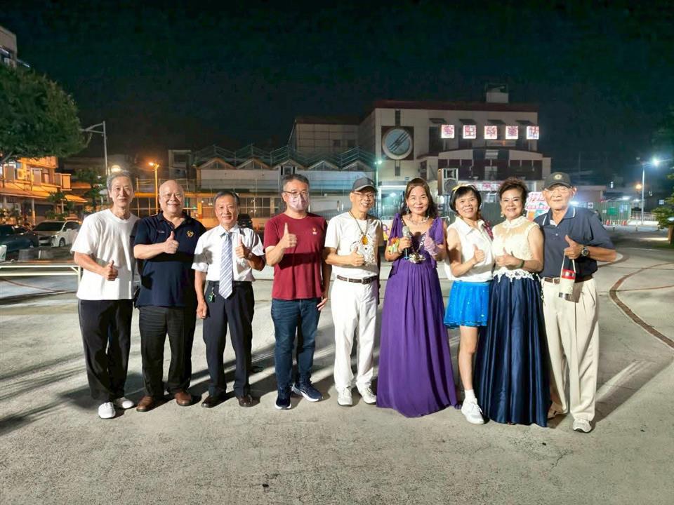 芬送幸福-站前音樂分享-築夢雅園公益團隊