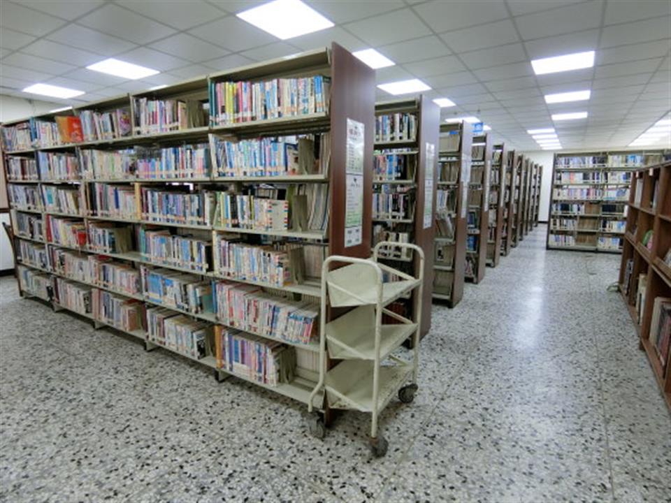 線西鄉鄉立圖書館2F-開架閱讀區-1