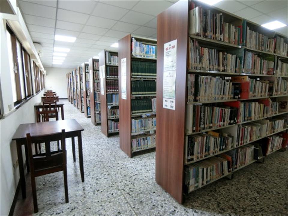 線西鄉鄉立圖書館2F-開架閱讀區-3