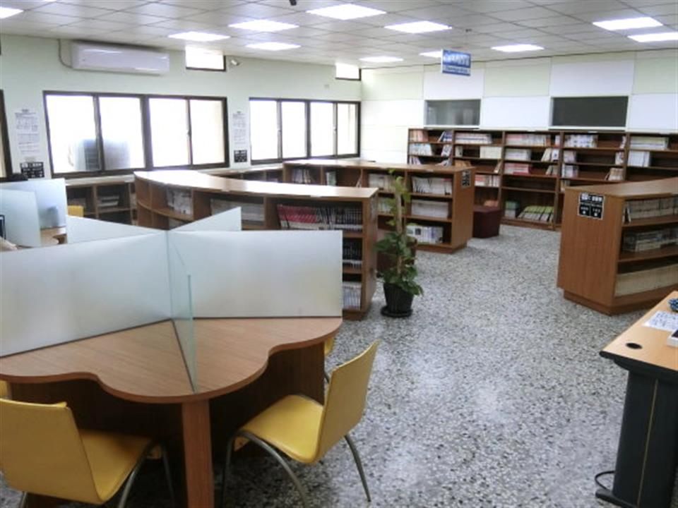 線西鄉鄉立圖書館3F-青少年閱讀區-1