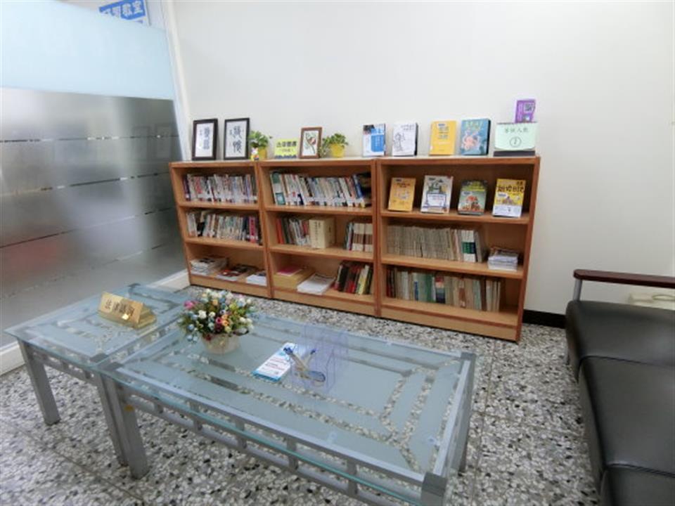 線西鄉鄉立圖書館3F-法律諮詢室(特色館藏區)-3