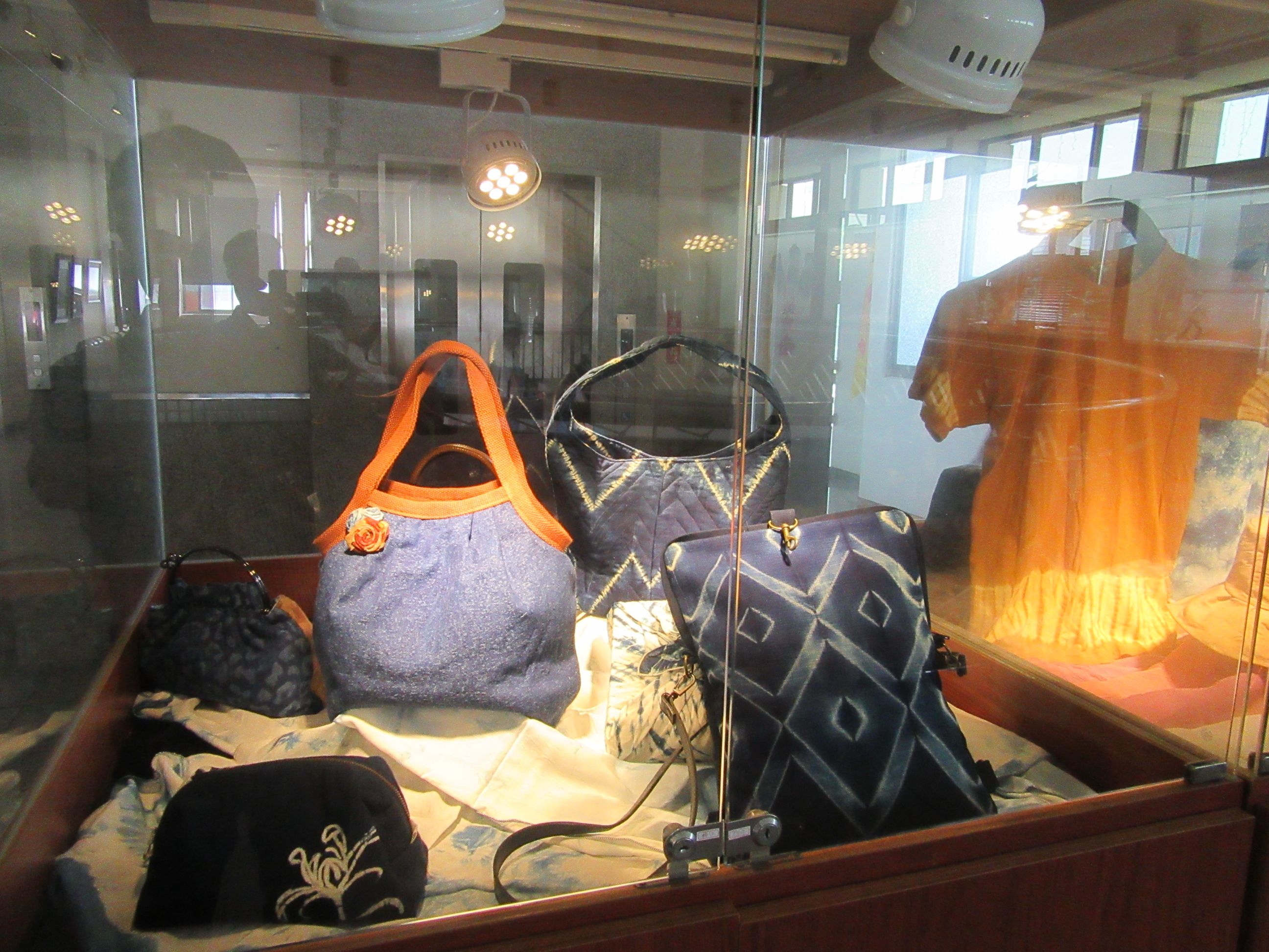 墨花泥物展春風*