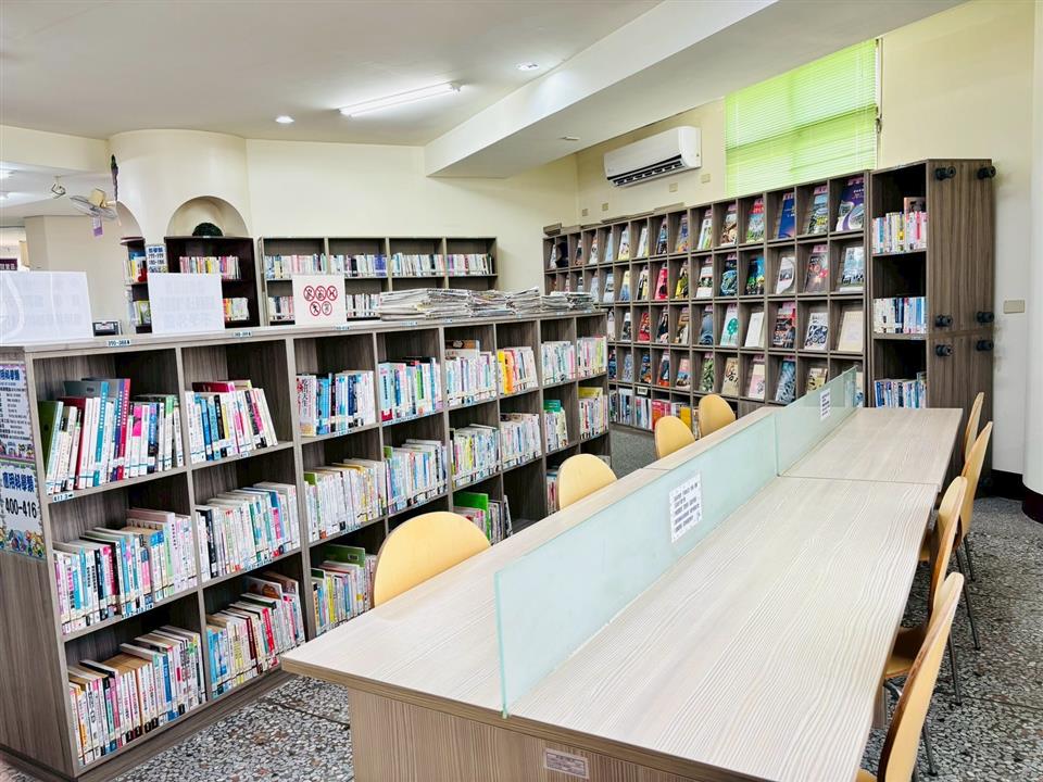 大村鄉立圖書館大村鄉立圖書館-銀髮族區