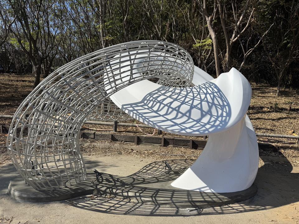 公共藝術宣導生命的擁抱