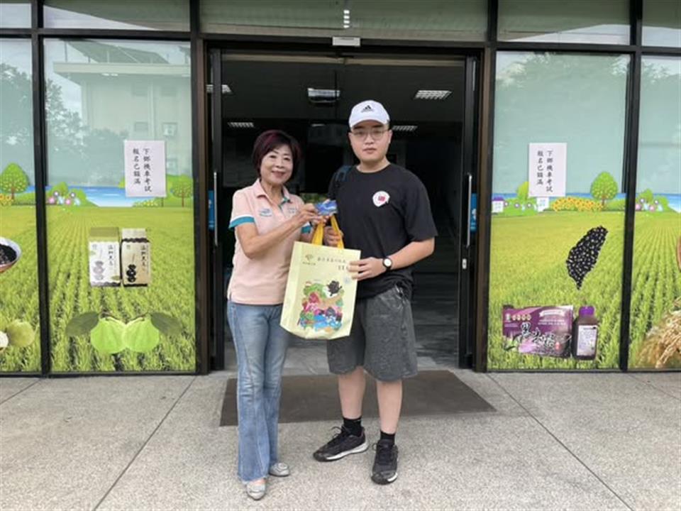 114年7月一早的公所，洋溢著滿滿祝福的氛圍