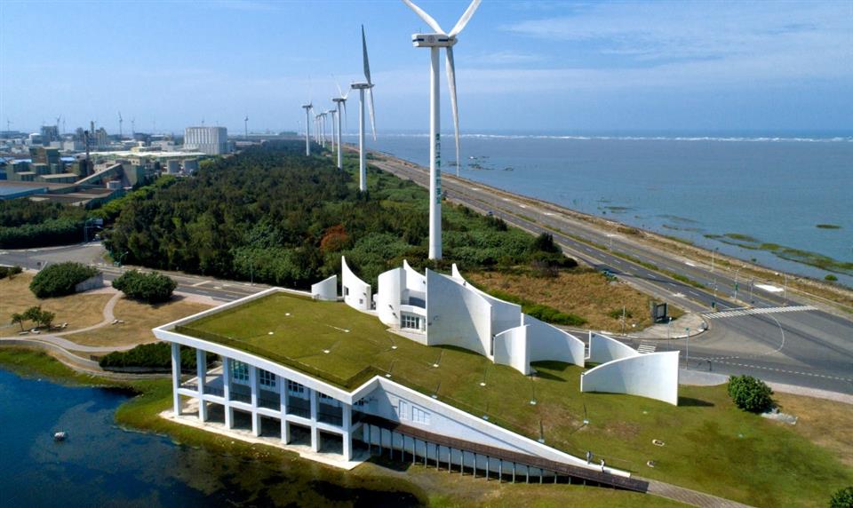 伸港景點白色海豚屋